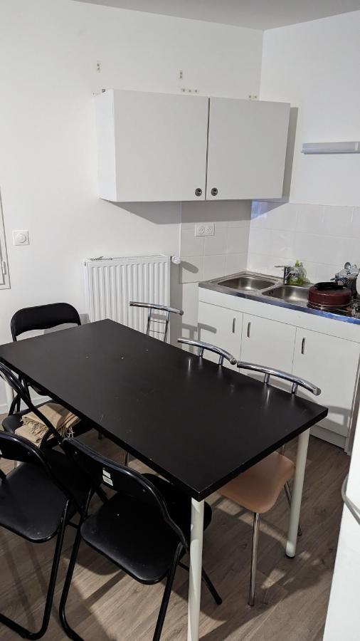 רן Chambre Dans Appartement Pres Du Roazhon Park מראה חיצוני תמונה